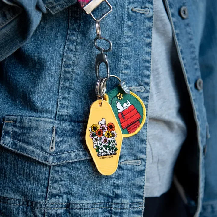 Three Potato Four - Snoopy Doghouse Flower Keychain