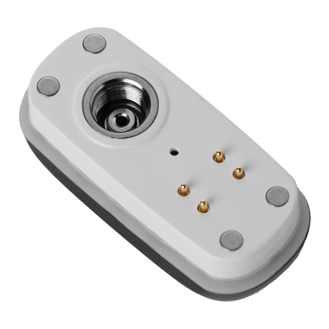 White vaporizer atomizer part with metallic connectors and threaded chamber