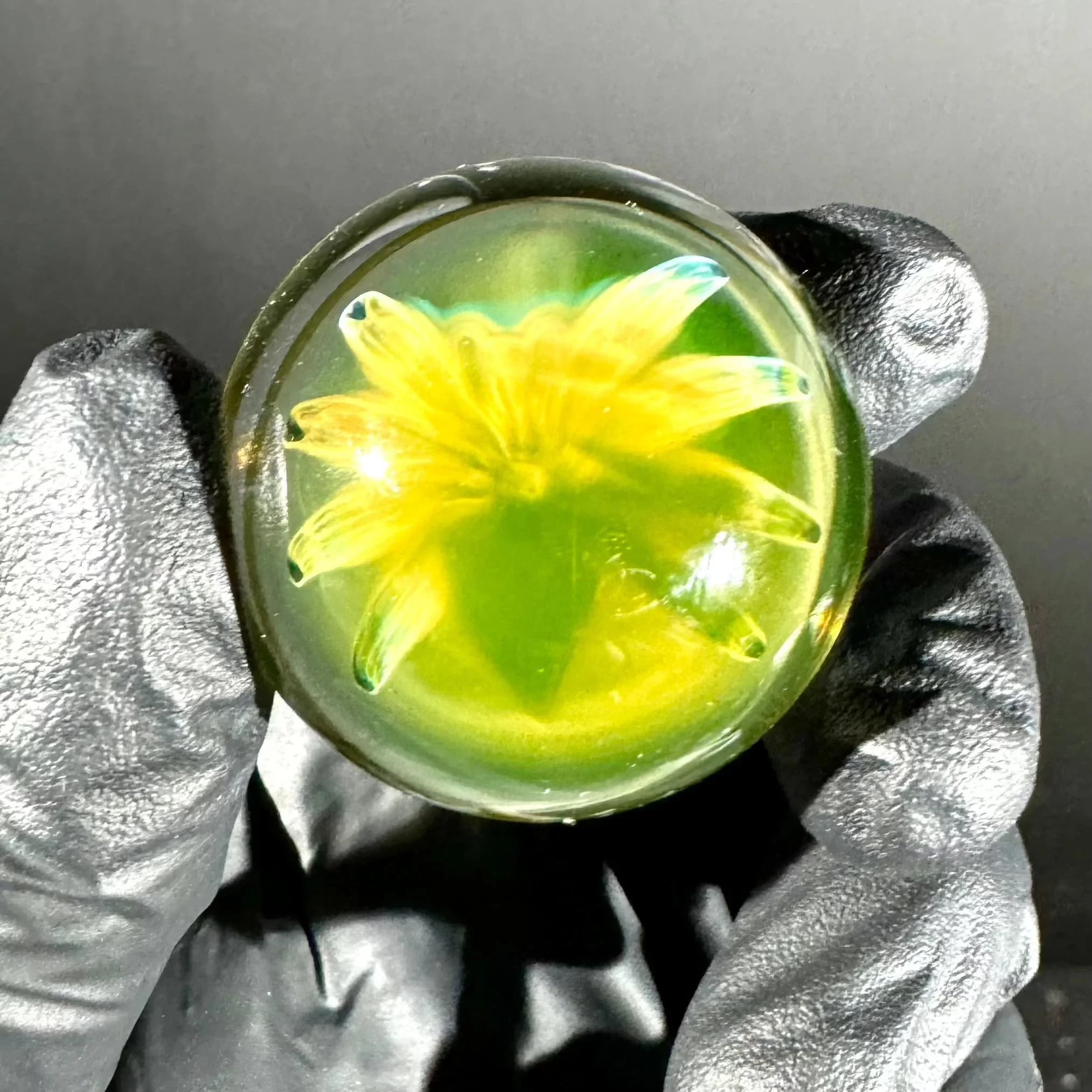 Florin Glass - UV Blue Spider 37MM Marble