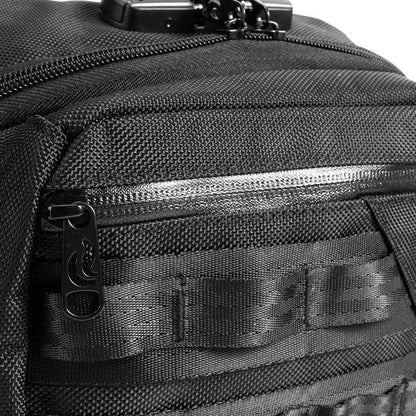 Skunk - Kross 8" x 7.5" x 3"