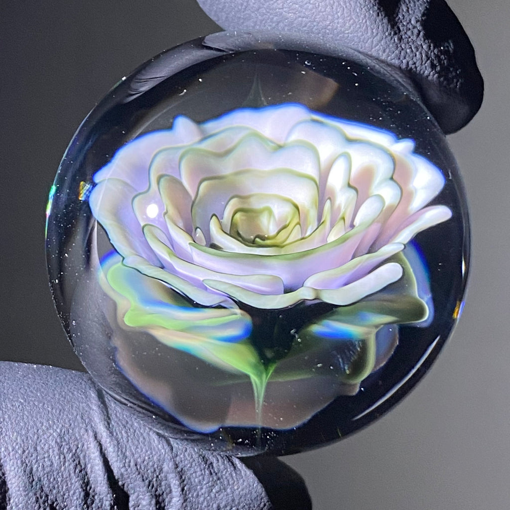 Florin Glass - Medium White and Green Rose Marble