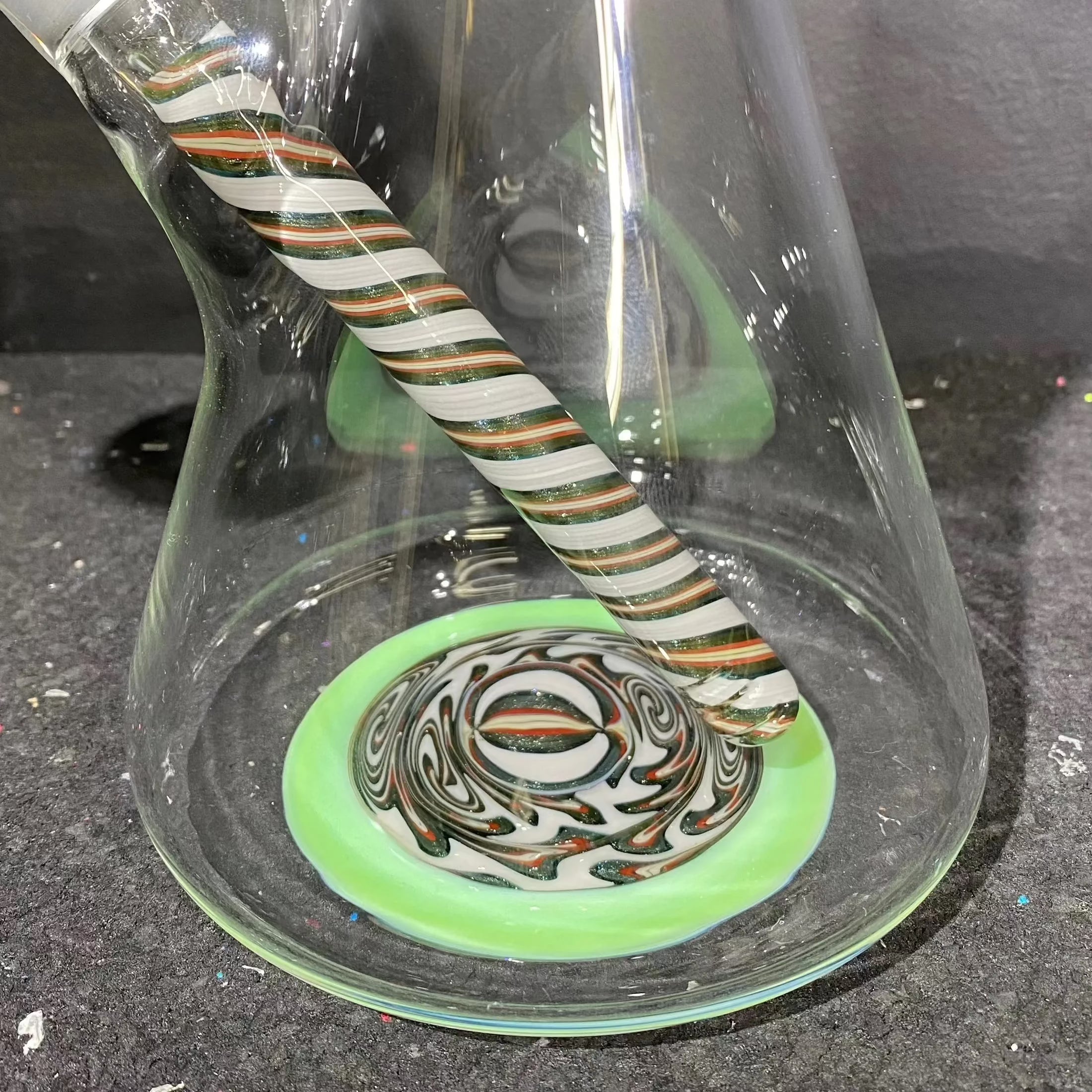 OJ Flame - Green Slyme & Unobtainum Linework 16" Beaker w/ Ash Catcher