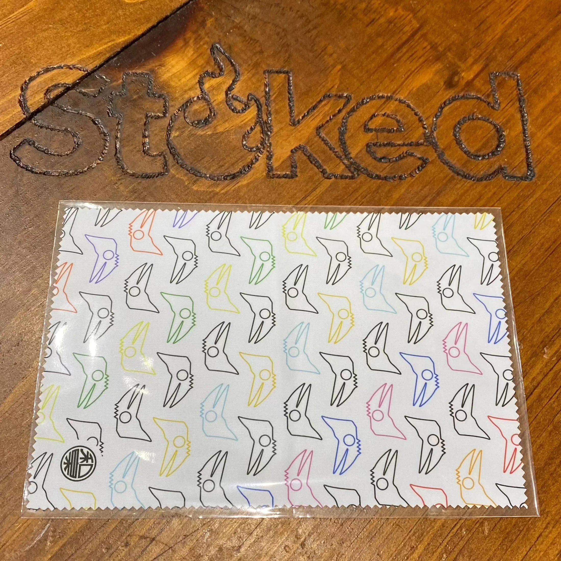 Akio - Chameleon Microfiber Cloth